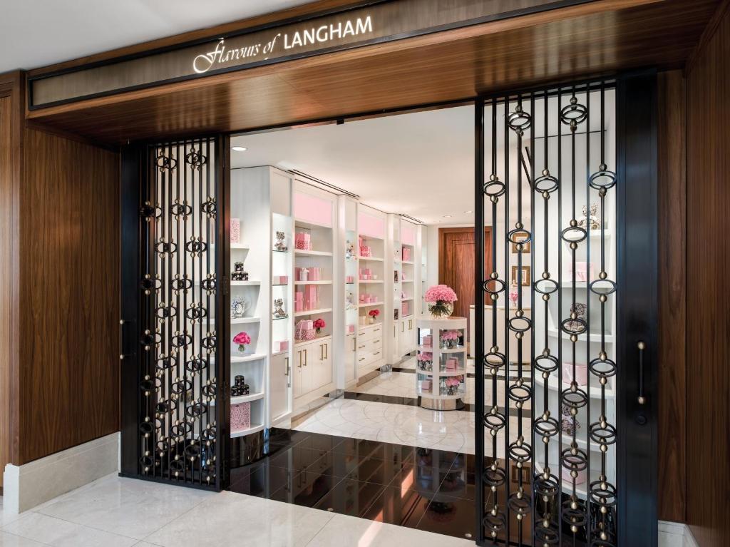 Book The Langham Chicago Hotel